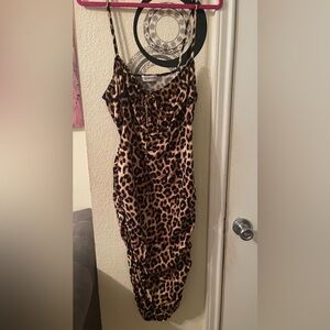 Popular 21 Plus Size Women’s Leopard Print body con midi dress
